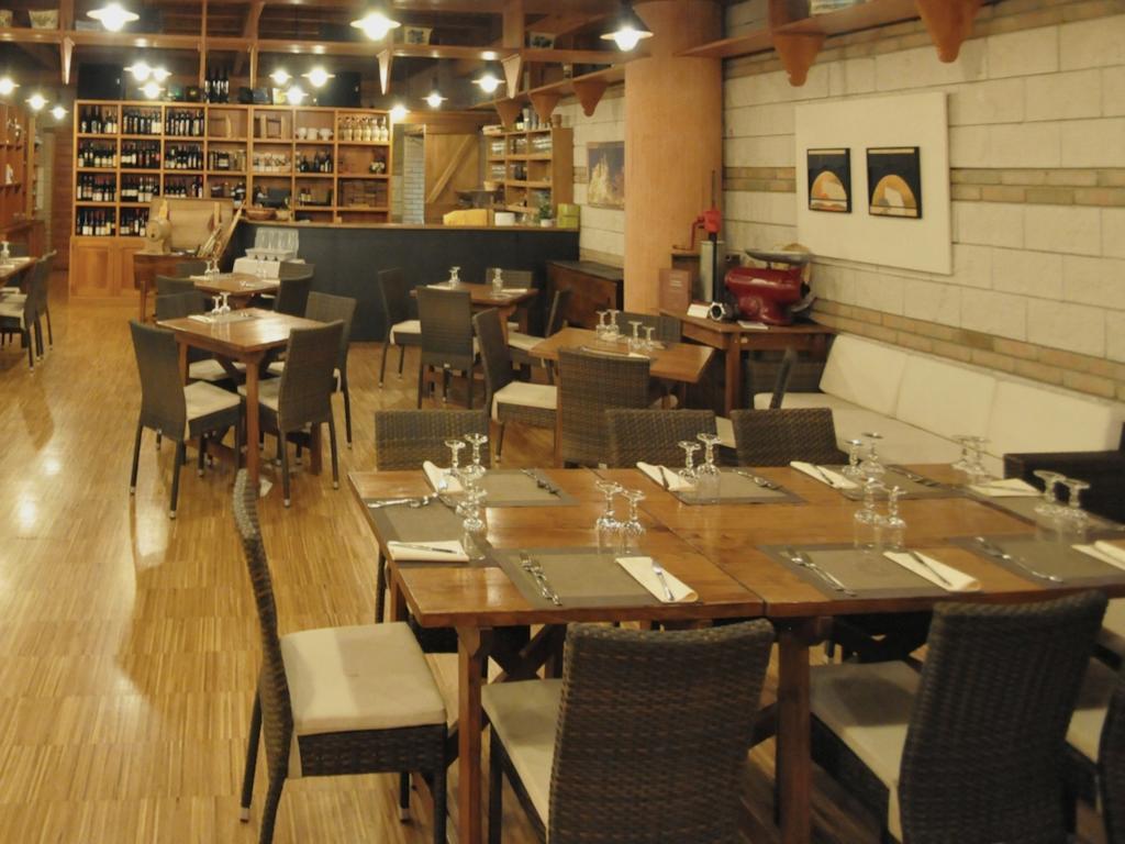 Osteria Della Posta Hotel Poggio Picenze Bagian luar foto