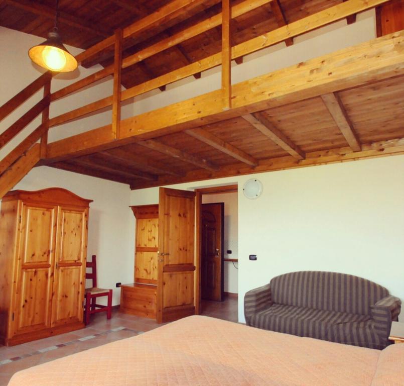 Osteria Della Posta Hotel Poggio Picenze Ruang foto