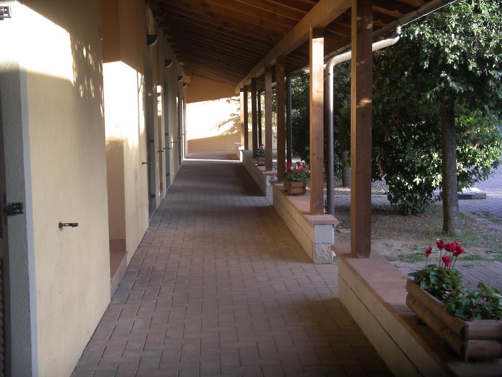 Osteria Della Posta Hotel Poggio Picenze Bagian luar foto